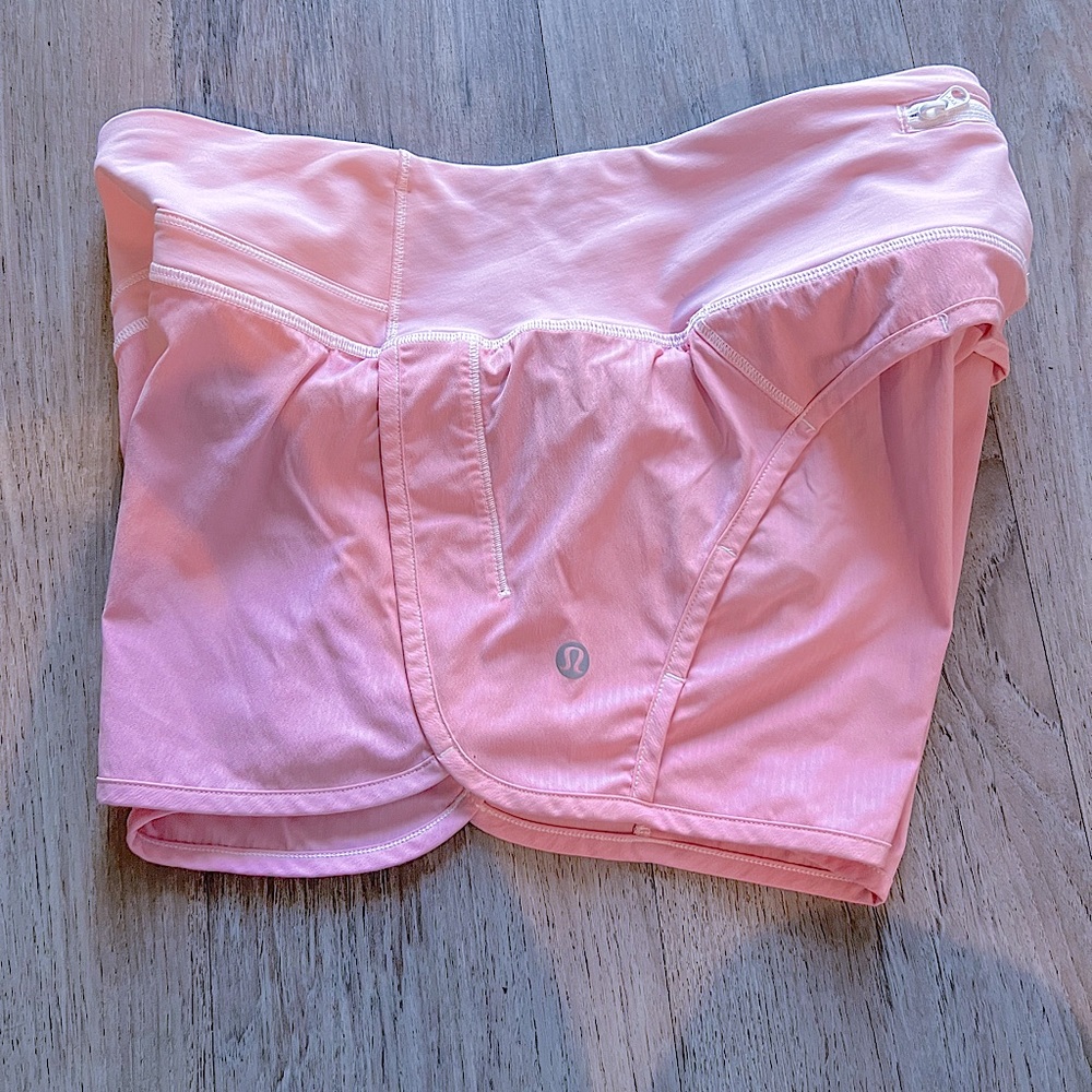 NWOT Lululemon custom tie dye shorts. Pink. Size 4. New.